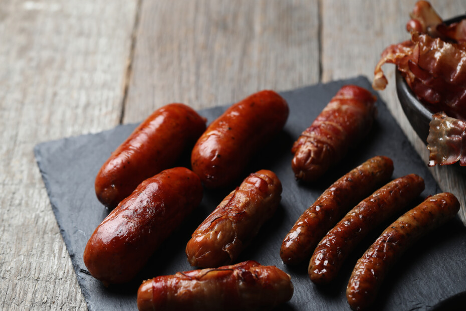 How Long Can Cooked Sausage Sit Out - BBQ Revolution