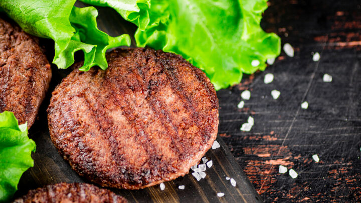 The 6 Best Lettuce for Burgers [Includes Alternatives]