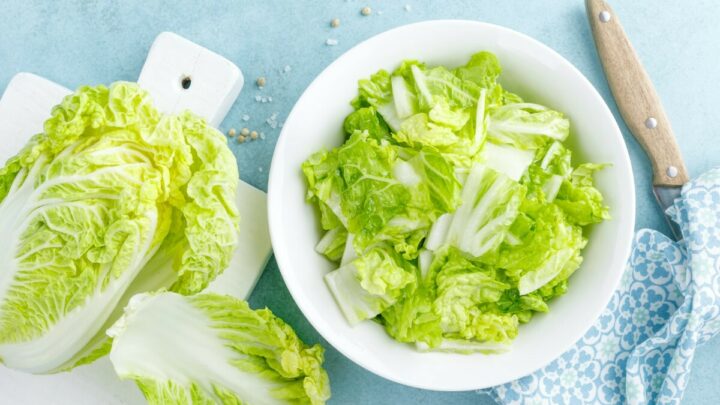 How To Shred Lettuce [3 Easy Methods]