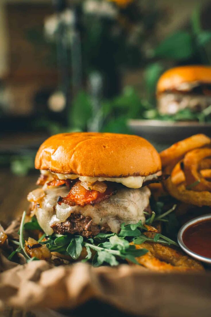Garlic Butter Bacon Cheesebuger 9042.jpg